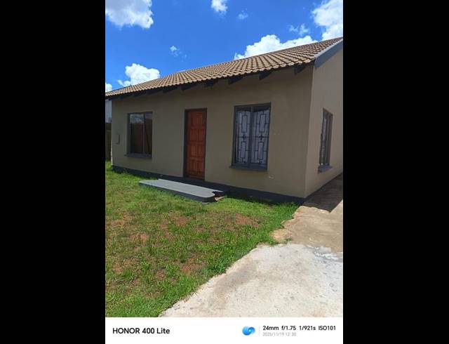 2 BEDROOM HOUSE FOR SALE IN SEBOKENG UNIT 17